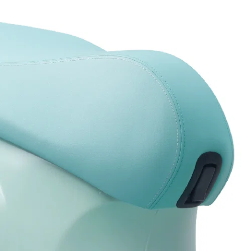 Saddle with sametone stitching