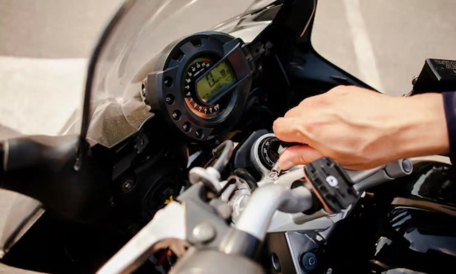 why your motorcycle vibrate